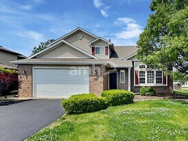 905 Mazalin Dr in Shorewood, IL - Building Photo