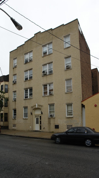 78 Lawrence St in Yonkers, NY - Foto de edificio