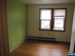 11 Louis St in Lodi, NJ - Foto de edificio - Building Photo