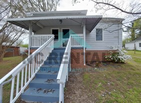 1410 Maple St in Greensboro, NC - Building Photo