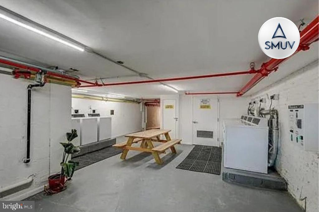 232 E North Ave in Baltimore, MD - Building Photo