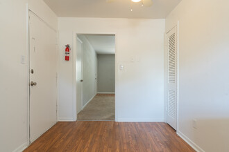 Regal Heights in Atlanta, GA - Foto de edificio - Interior Photo