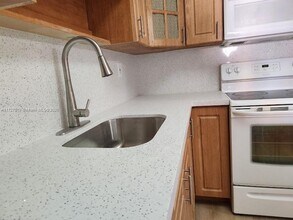 6130 W 19th Ave in Hialeah, FL - Building Photo - Building Photo