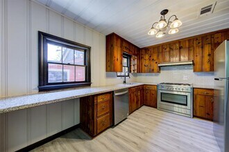 5233 Brinkman St in Houston, TX - Building Photo - Building Photo