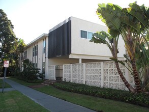 The Emerald Apartments in Torrance, CA - Building Photo - Building Photo