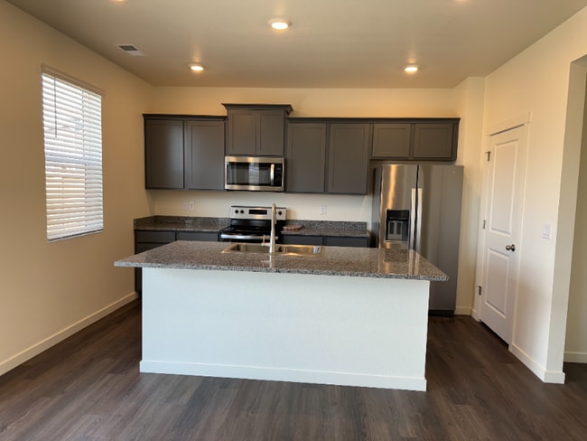 6054 Holstein Dr in Windsor, CO - Foto de edificio - Building Photo