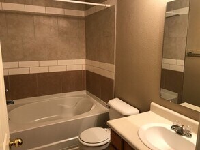15435 Dry Creek Rd in Noblesville, IN - Building Photo - Building Photo