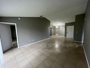 1102 Dees Dr in Oviedo, FL - Building Photo - Building Photo