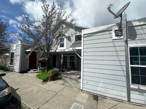 209 Kaye St in Santa Cruz, CA - Building Photo - Building Photo