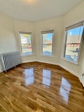 122 Chestnut St, Unit 1 in Lynn, MA - Building Photo - Building Photo