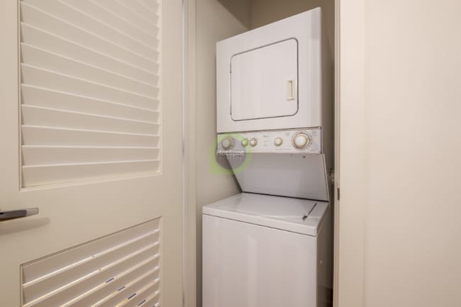 property at 355 N Wells St