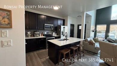 860 San Savino Way in Midvale, UT - Building Photo - Building Photo