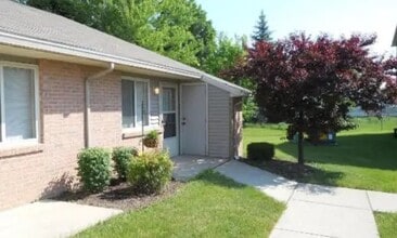 100 N 3rd St in Shelby, OH - Foto de edificio - Building Photo