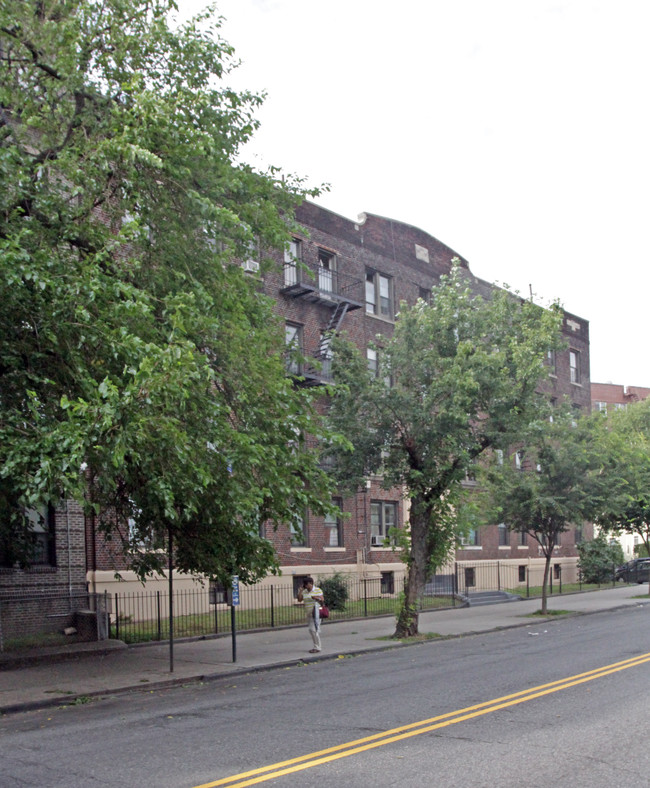 1810 Cortelyou Rd in Brooklyn, NY - Building Photo - Building Photo