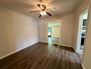 3393 Robb Ave in Cincinnati, OH - Building Photo - Building Photo