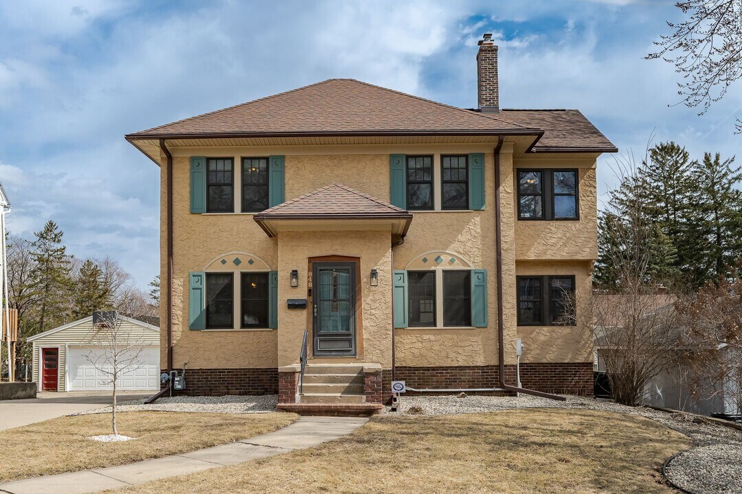 848 8th Ave SW in Rochester, MN - Foto de edificio