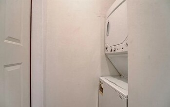 947 N Ormewood Park Dr SE in Atlanta, GA - Foto de edificio - Building Photo