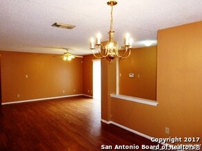 6854 Cape Meadow Dr in Converse, TX - Building Photo - Building Photo