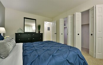 Windemere Apartments in Farmington Hills, MI - Foto de edificio - Building Photo