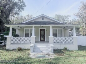 10728 Old Kings Rd in Jacksonville, FL - Building Photo