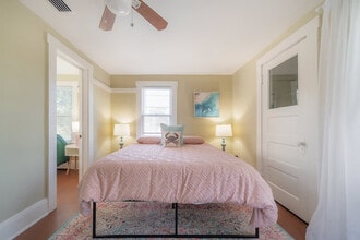 5706 N Suwanee Ave in Tampa, FL - Building Photo - Building Photo