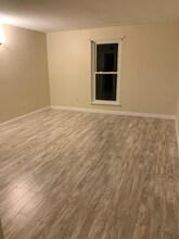 14 Shadowbrook Ln in Milford, MA - Building Photo - Building Photo