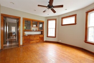 3917 N Sawyer Ave in Chicago, IL - Building Photo - Building Photo