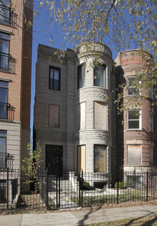 4030 S Indiana Ave in Chicago, IL - Foto de edificio