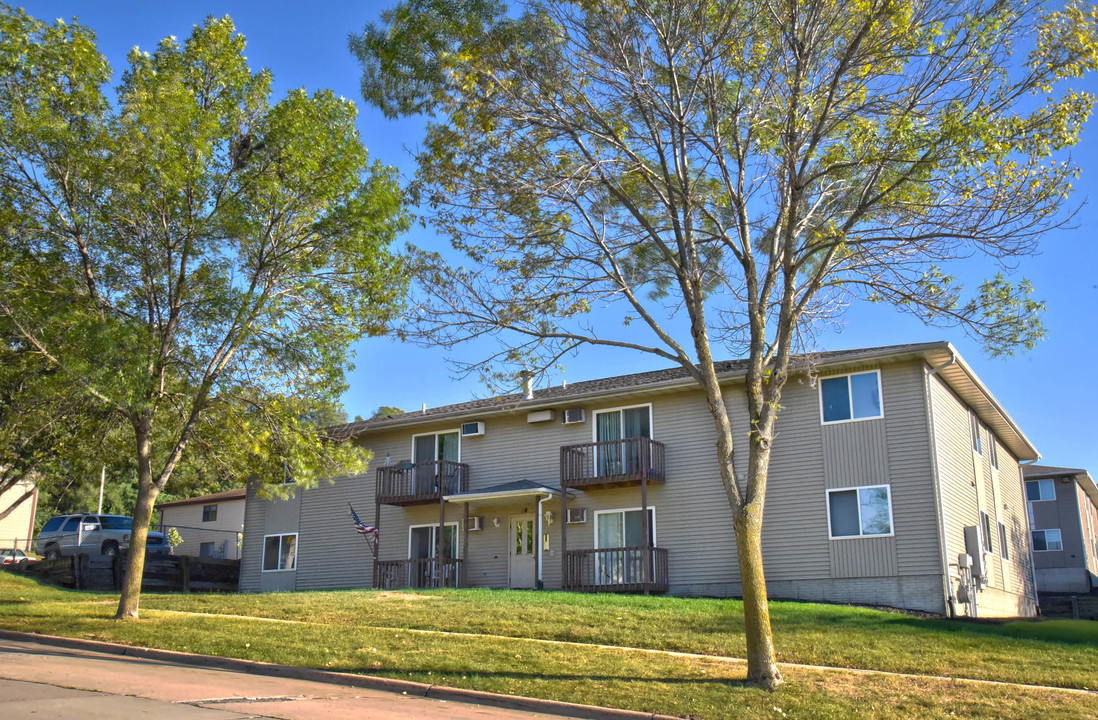 Aossey Place (Video) SW in Cedar Rapids, IA - Foto de edificio