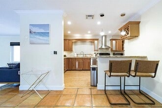 2101 NE 15th St in Fort Lauderdale, FL - Foto de edificio - Building Photo