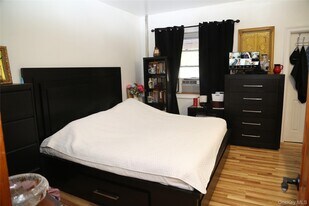 93-07 123rd St in Queens, NY - Building Photo