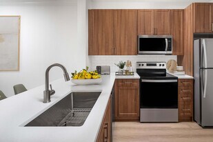 Camden Fair Lakes in Fairfax, VA - Building Photo