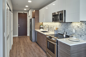 Billings Place Luxury Community in Royal Oak, MI - Building Photo - Interior Photo