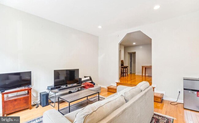 1203 S 16th St in Philadelphia, PA - Building Photo - Building Photo