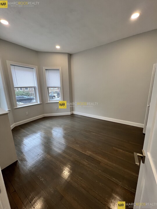 104 Queensberry St, Unit 5-1 in Boston, MA - Foto de edificio