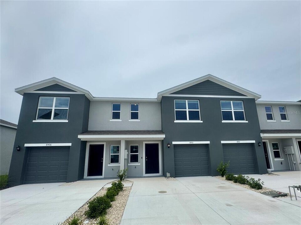 8410 Gower Trl in Wildwood, FL - Building Photo