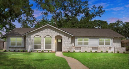 2610 Moss Hill Dr in Houston, TX - Building Photo - Building Photo