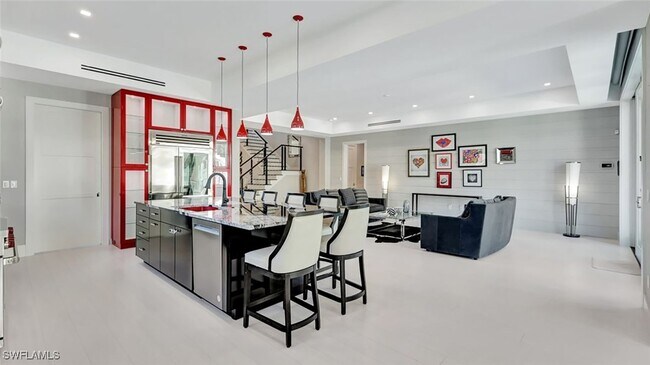 739 5th Ave N in Naples, FL - Building Photo - Building Photo