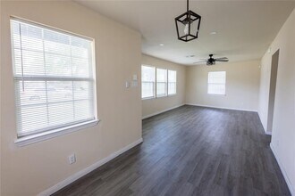 4942 Bataan Rd in Houston, TX - Building Photo - Building Photo
