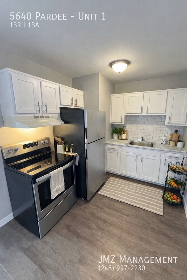 Z on Pardee in Dearborn Heights, MI - Foto de edificio - Building Photo