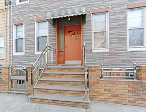 6707 Forest Ave in Ridgewood, NY - Building Photo - Building Photo