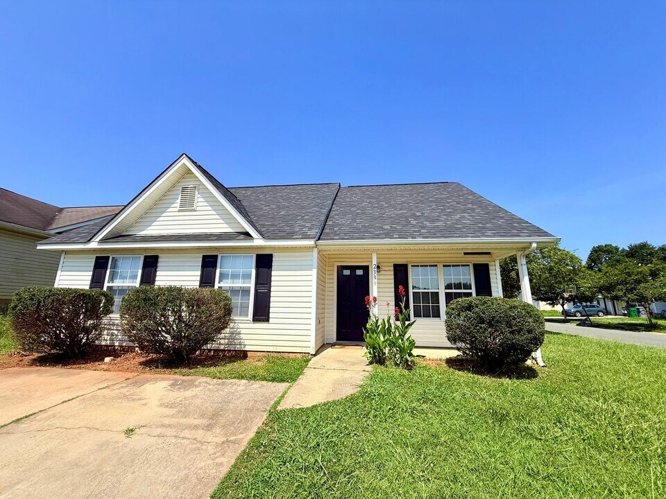2339 Buttonbush Ct in Charlotte, NC - Building Photo