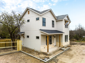 Blanco Village in San Antonio, TX - Building Photo - Building Photo