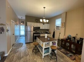 175 Old Bridge Tpke, Unit First Floor APt. in East Brunswick, NJ - Building Photo