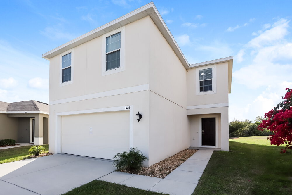 12123 Barnsley Reserve Pl in Gibsonton, FL - Building Photo