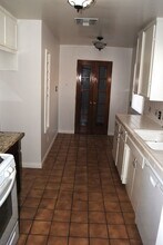 3005 Spruce St in Bakersfield, CA - Building Photo - Building Photo
