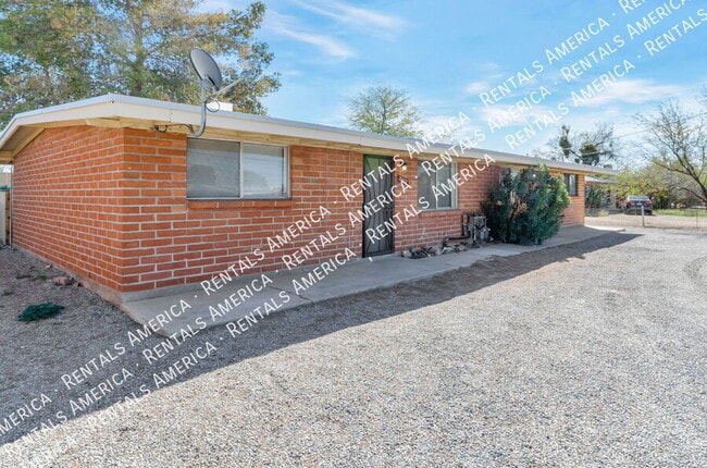 3452 N Geronimo Ave in Tucson, AZ - Building Photo - Building Photo