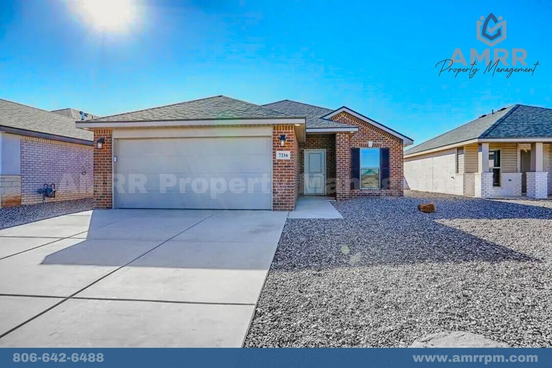 7216 E County Rd 99 in Midland, TX - Building Photo