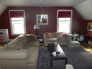 22 Highland Rd, Unit 2 in Somerville, MA - Building Photo - Building Photo