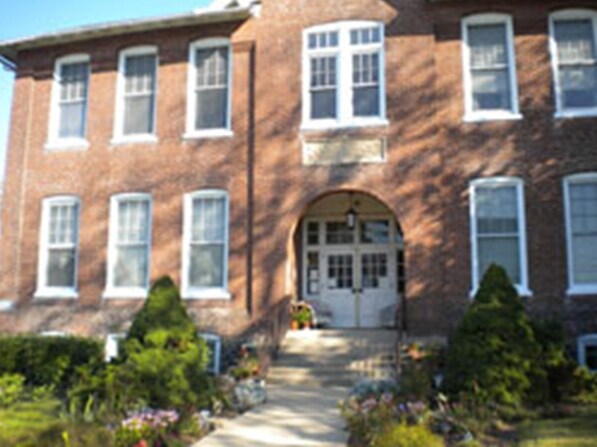 Coopersburg School Apartments in Coopersburg, PA - Building Photo